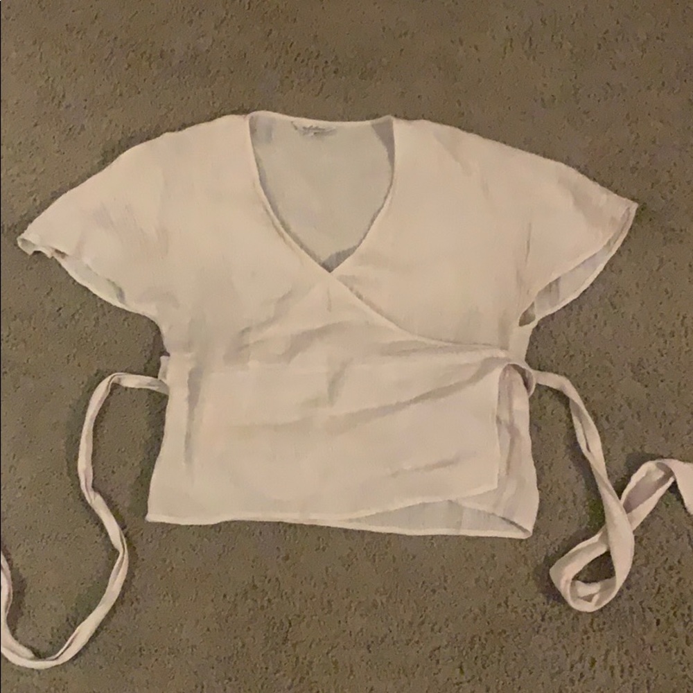 Cream colored short sleeve blouse!